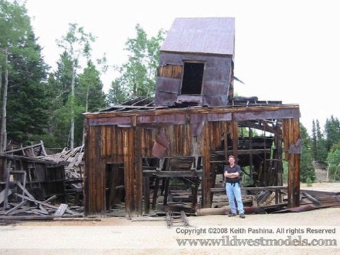 The Quartz Hill Mine around 2002. Keith Pashina is in the foreground.